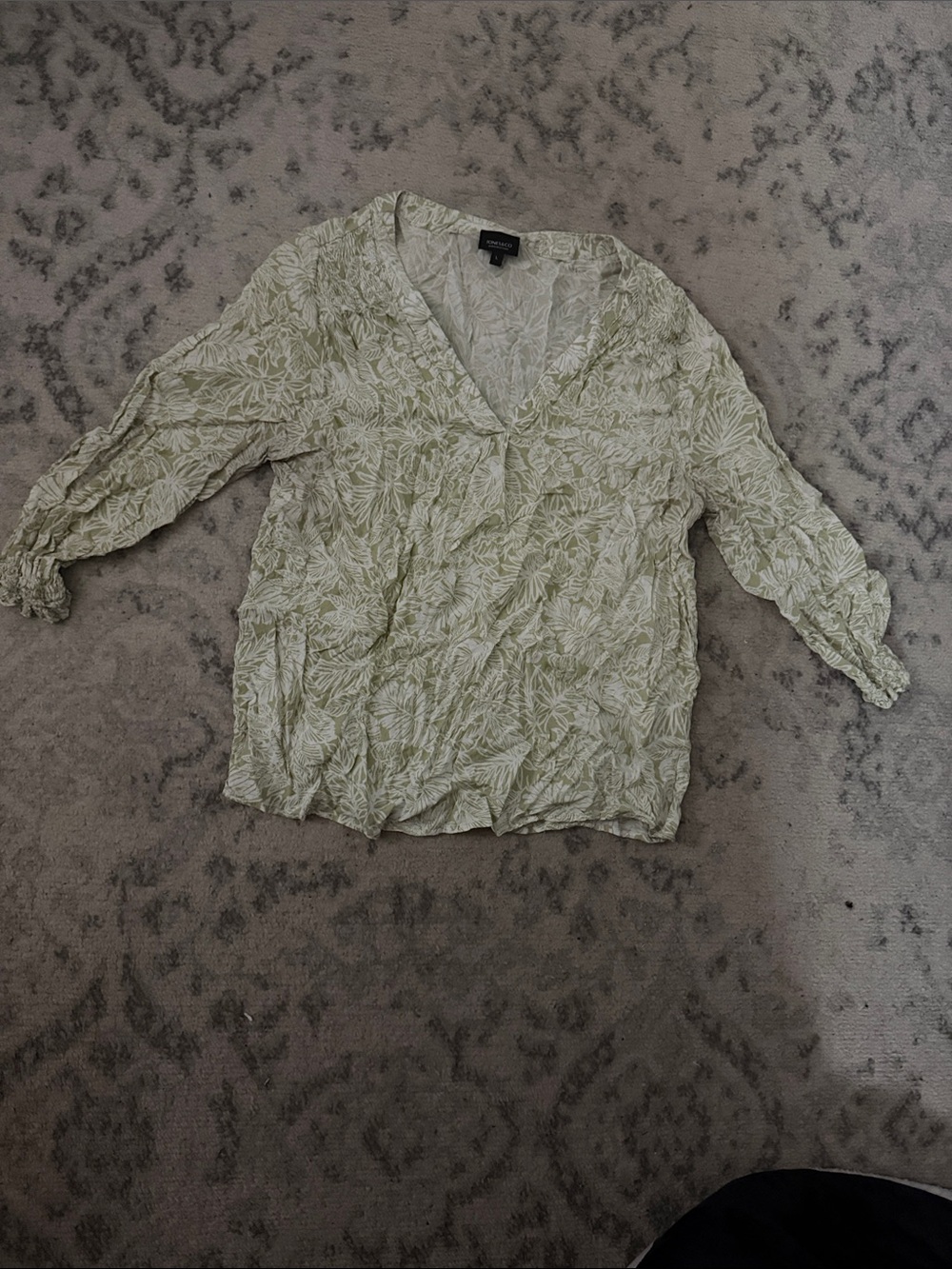 Light Sage Leaf-Print V-Neck Tunic Top
